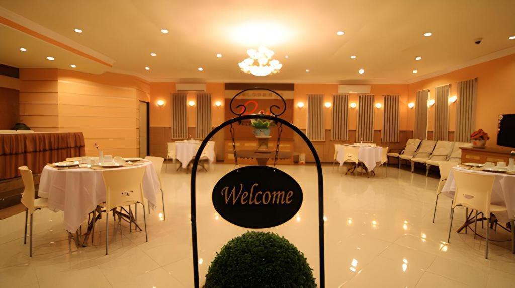 Blitar Patria Palace Hotel מראה חיצוני תמונה