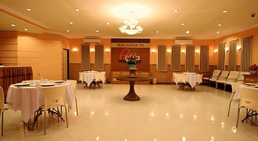 Blitar Patria Palace Hotel מראה חיצוני תמונה