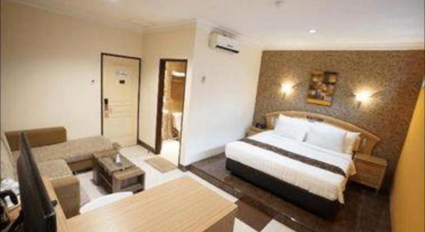 Blitar Patria Palace Hotel מראה חיצוני תמונה