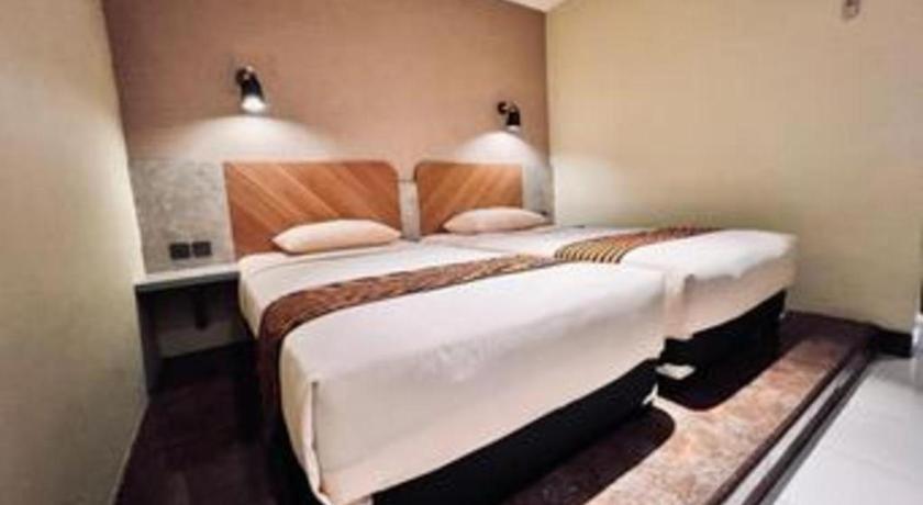 Blitar Patria Palace Hotel מראה חיצוני תמונה