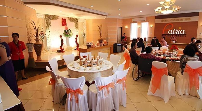 Blitar Patria Palace Hotel מראה חיצוני תמונה