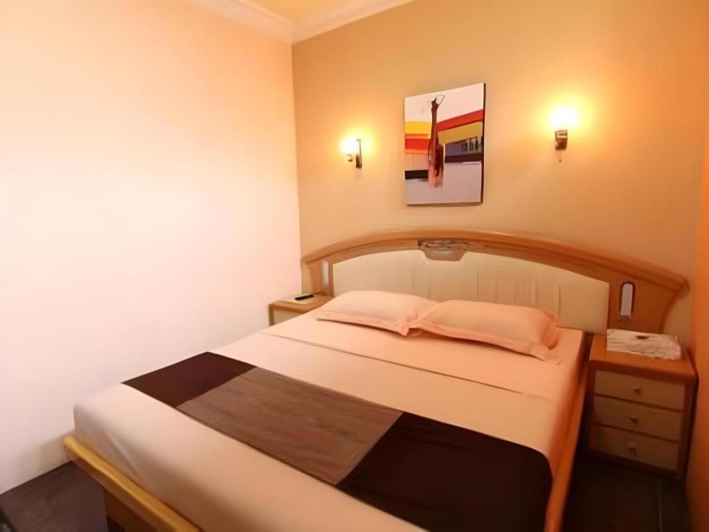 Blitar Patria Palace Hotel מראה חיצוני תמונה