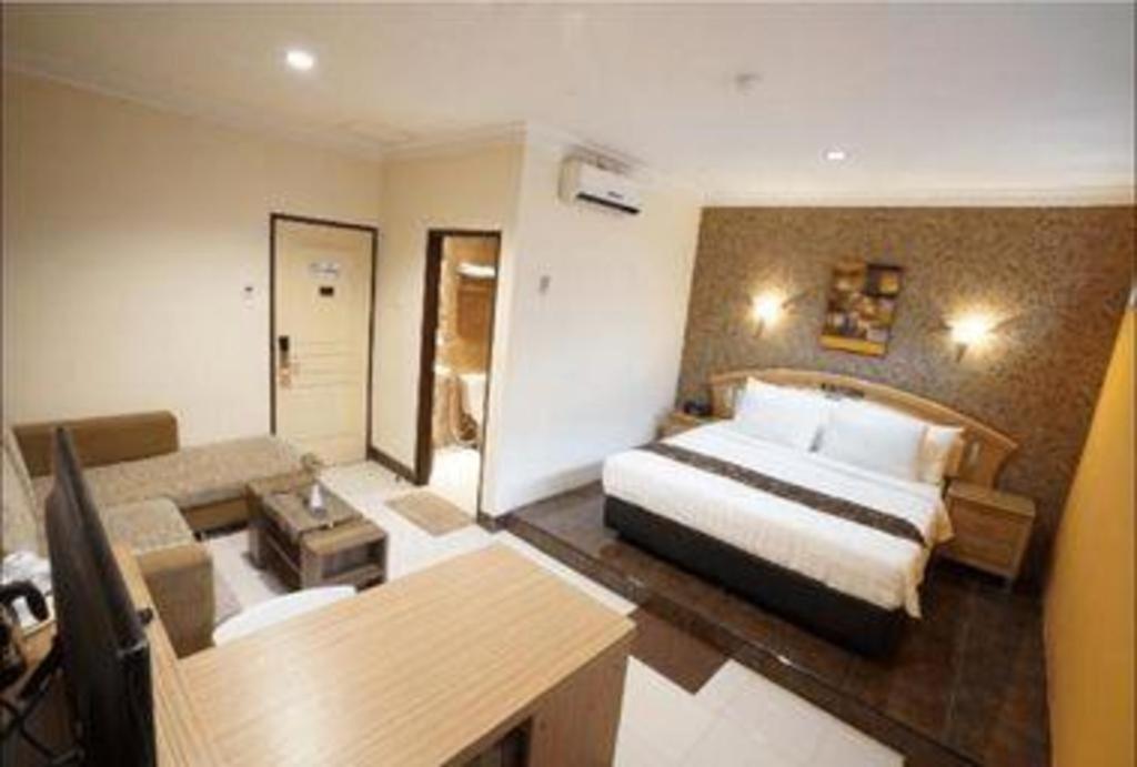 Blitar Patria Palace Hotel מראה חיצוני תמונה