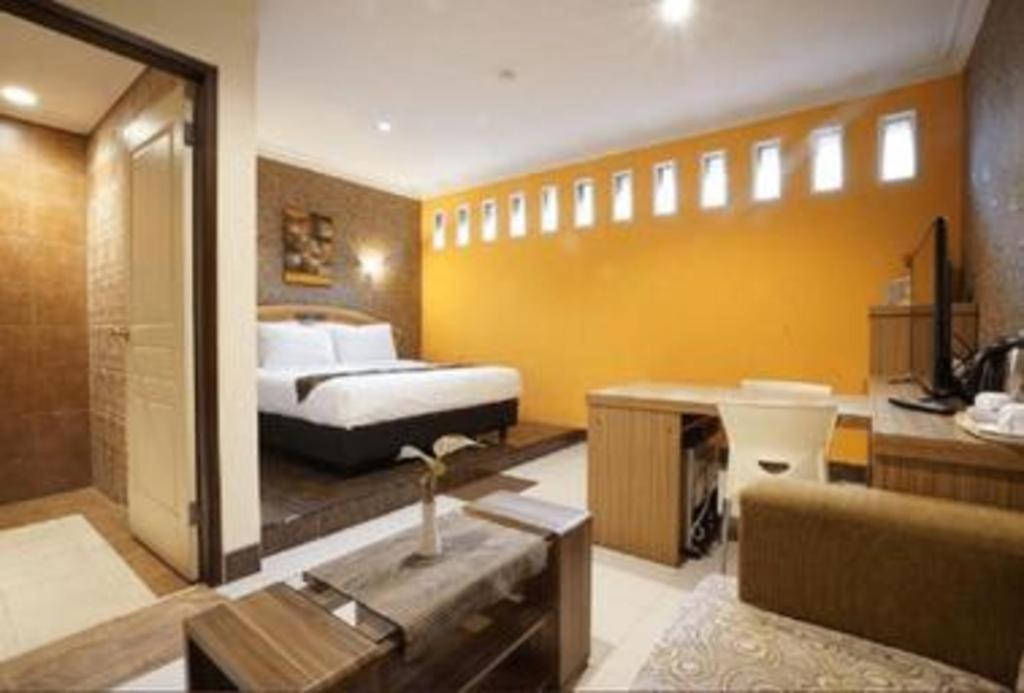 Blitar Patria Palace Hotel מראה חיצוני תמונה