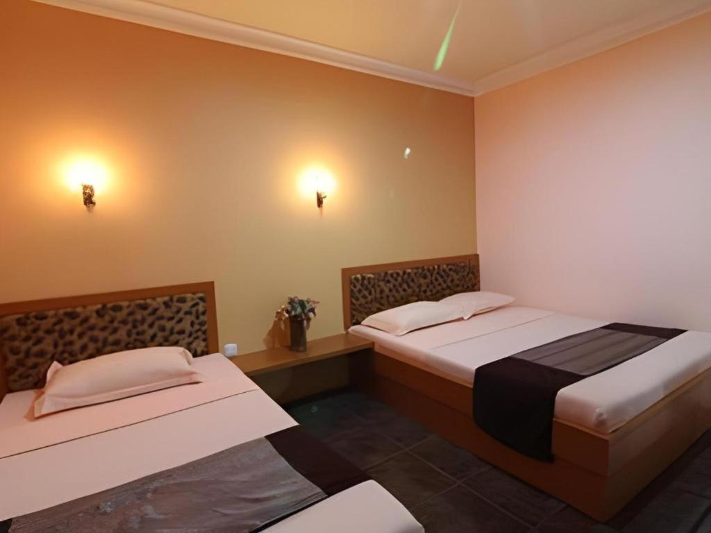 Blitar Patria Palace Hotel מראה חיצוני תמונה