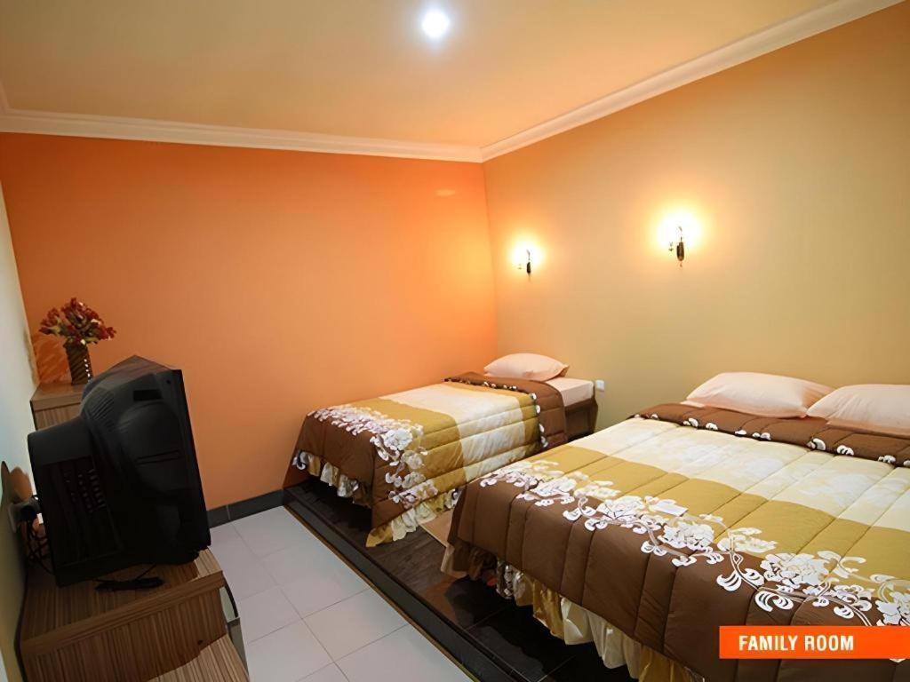 Blitar Patria Palace Hotel מראה חיצוני תמונה