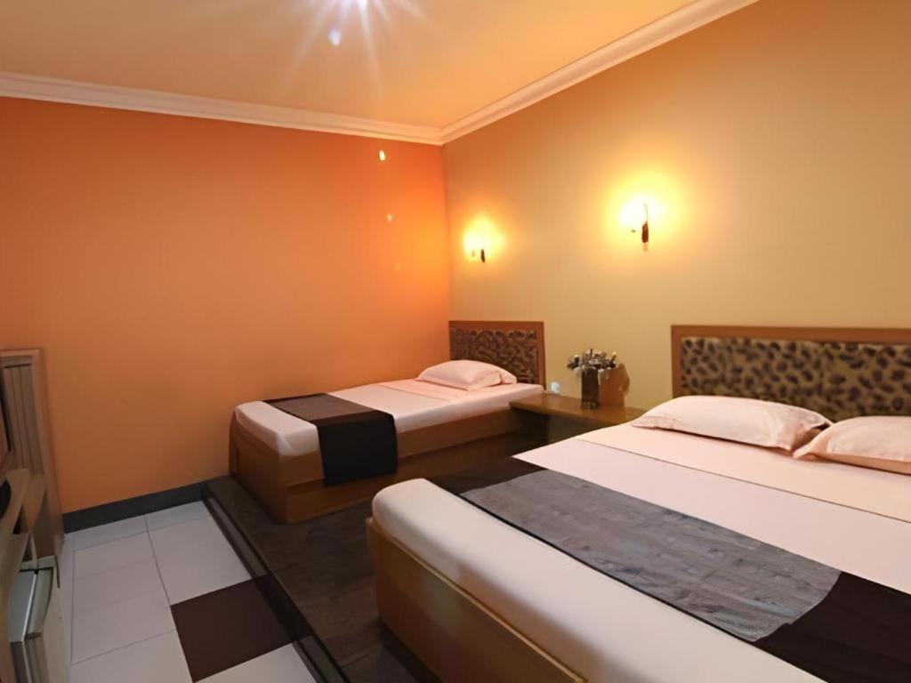 Blitar Patria Palace Hotel מראה חיצוני תמונה
