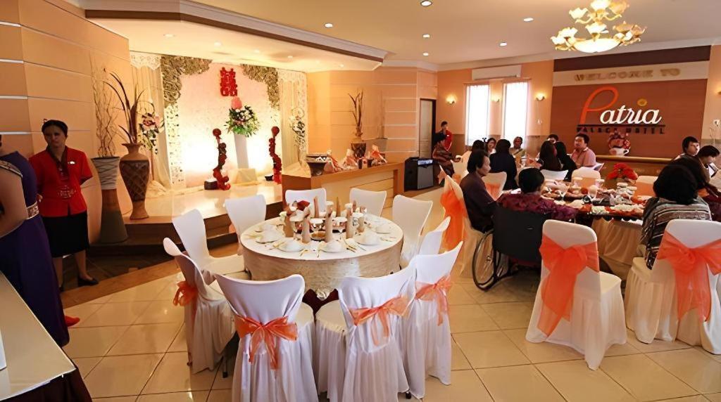 Blitar Patria Palace Hotel מראה חיצוני תמונה