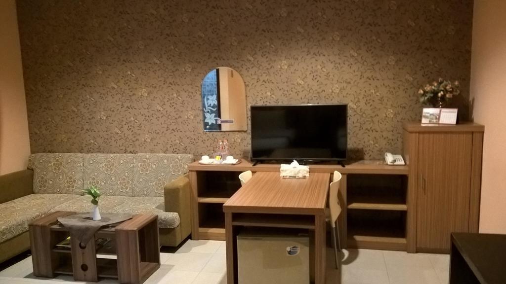 Blitar Patria Palace Hotel מראה חיצוני תמונה