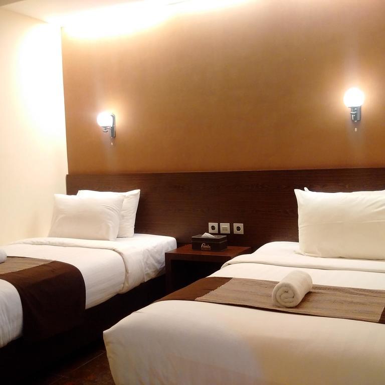 Blitar Patria Palace Hotel מראה חיצוני תמונה