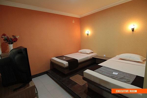 Blitar Patria Palace Hotel מראה חיצוני תמונה