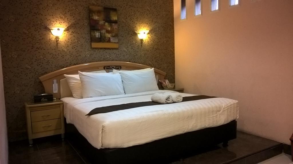 Blitar Patria Palace Hotel חדר תמונה