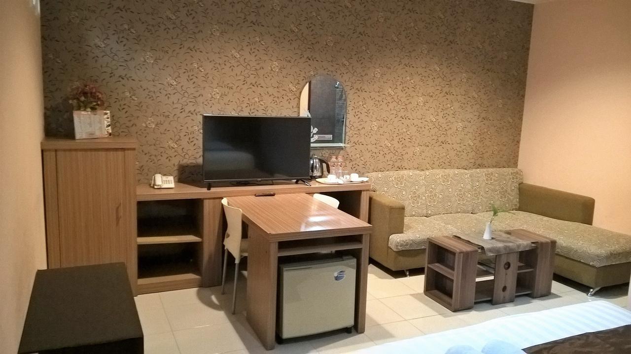 Blitar Patria Palace Hotel חדר תמונה